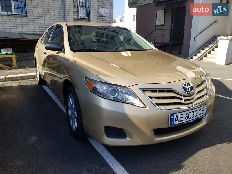 Toyota Camry 2011