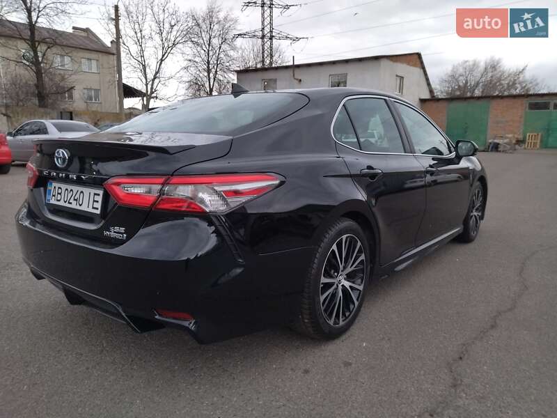 Седан Toyota Camry 2018 в Виннице