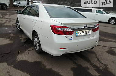 Седан Toyota Camry 2012 в Киеве