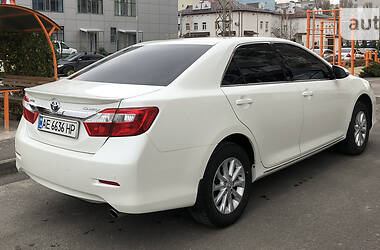 Седан Toyota Camry 2012 в Днепре