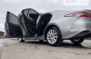 Седан Toyota Camry 2018 в 