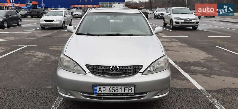 Седан Toyota Camry 2004 в Запорожье