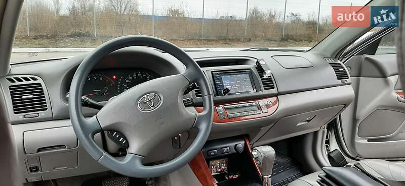 Седан Toyota Camry 2004 в Запорожье