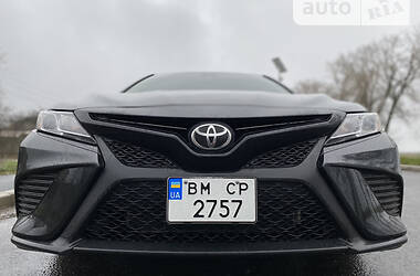 Седан Toyota Camry 2019 в Сумах
