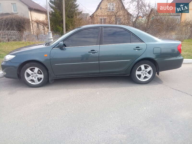 Седан Toyota Camry 2002 в Ужгороді