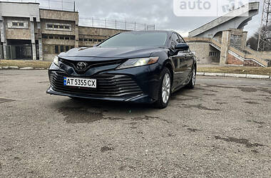 Седан Toyota Camry 2018 в Ивано-Франковске