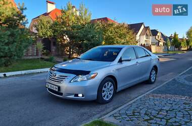 Седан Toyota Camry 2008 в Рівному