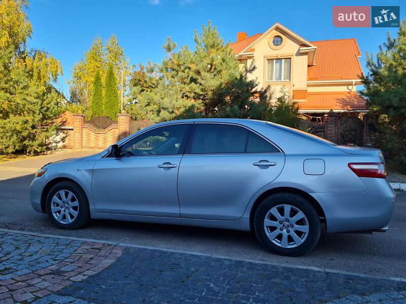 Седан Toyota Camry 2008 в Рівному