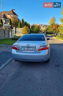 Седан Toyota Camry 2008 в Рівному
