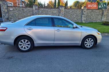 Седан Toyota Camry 2008 в Рівному