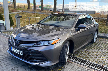 Седан Toyota Camry 2020 в Тернополе