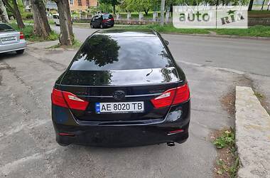 Седан Toyota Camry 2013 в Днепре