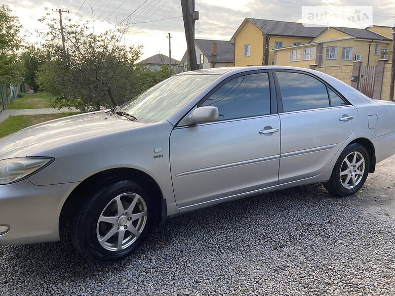 Седан Toyota Camry 2004 в Новомосковську