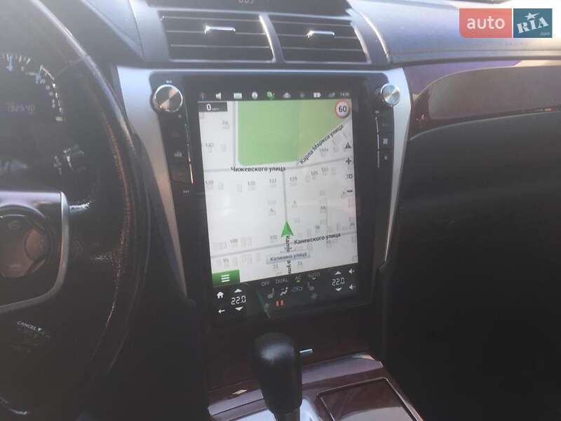 Седан Toyota Camry 2011 в Днепре