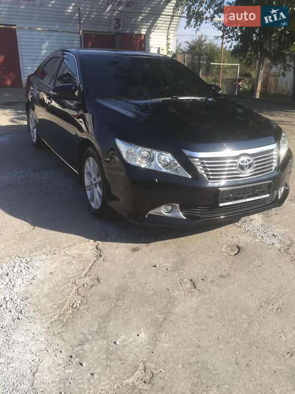 Седан Toyota Camry 2011 в Днепре