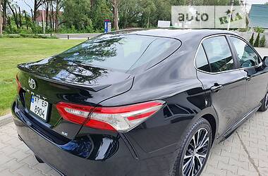 Седан Toyota Camry 2018 в Черновцах