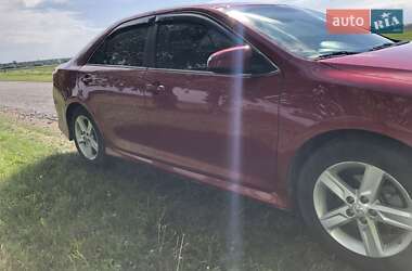 Седан Toyota Camry 2013 в Києві