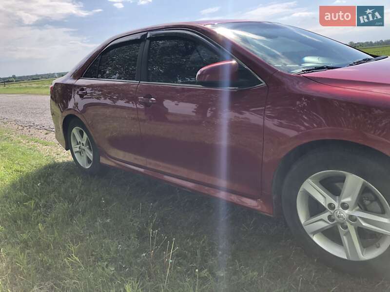 Седан Toyota Camry 2013 в Киеве фото 5 Седан Toyota Camry 2013 в Киеве