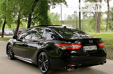 Седан Toyota Camry 2019 в 