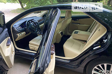 Седан Toyota Camry 2016 в Львові