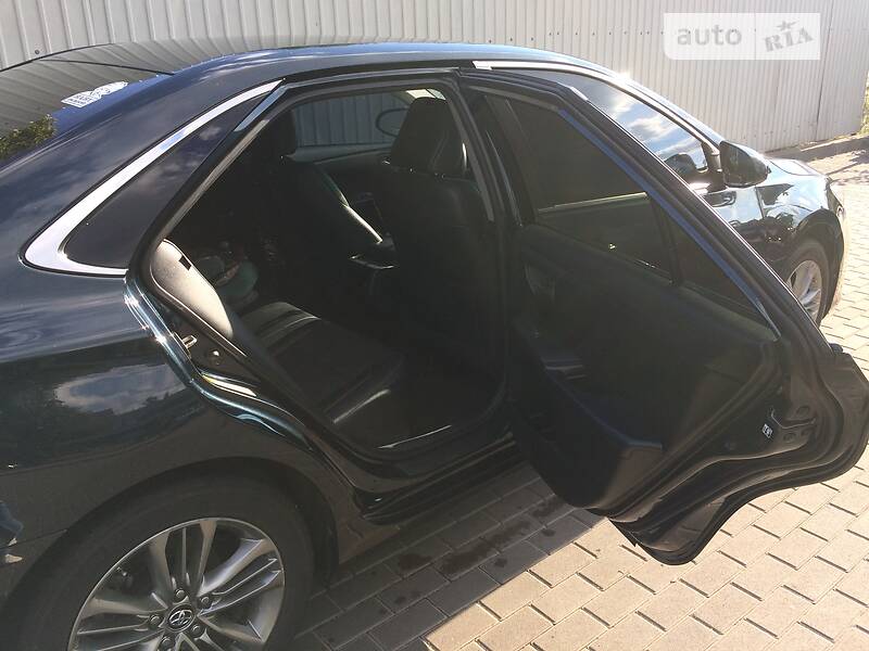 Седан Toyota Camry 2016 в Києві