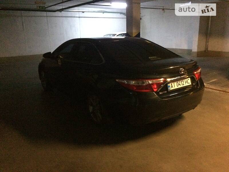 Седан Toyota Camry 2016 в Києві