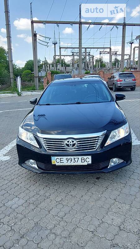 Седан Toyota Camry 2014 в Черновцах