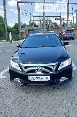 Седан Toyota Camry 2014 в Черновцах