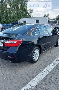 Седан Toyota Camry 2014 в Черновцах