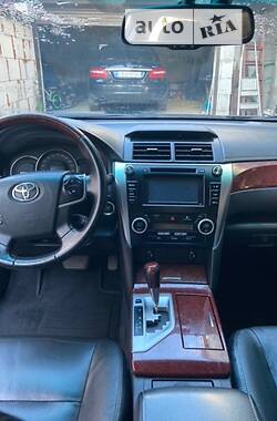 Седан Toyota Camry 2012 в Чернигове