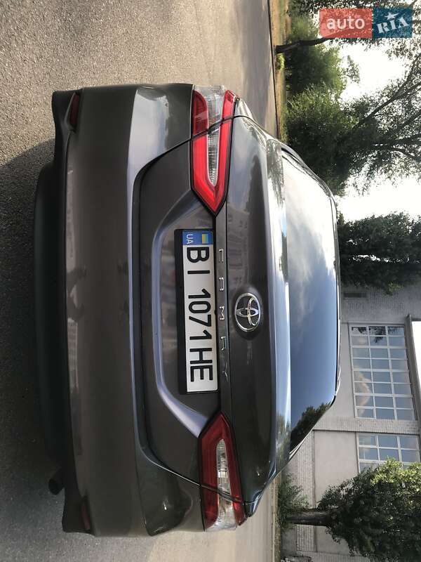 Седан Toyota Camry 2018 в Кривому Розі