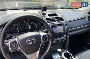 Седан Toyota Camry 2014 в Тернополе