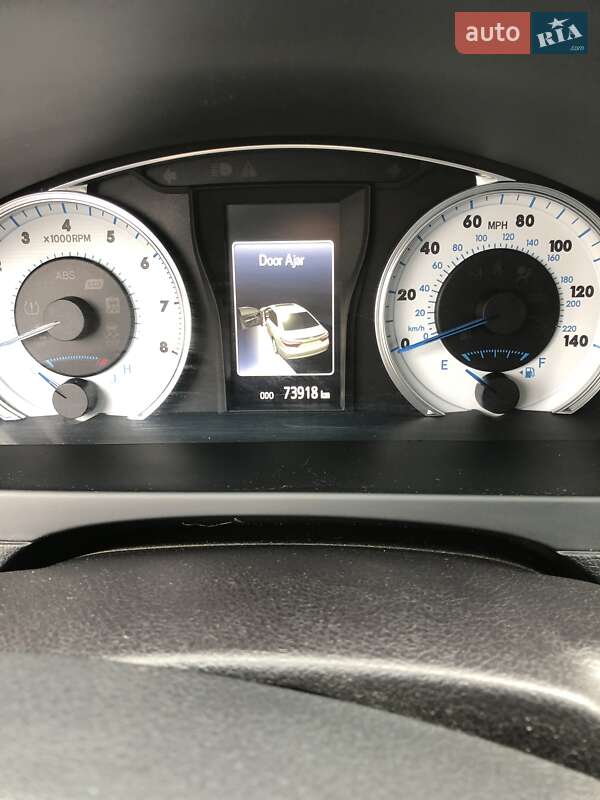 Седан Toyota Camry 2015 в Киеве