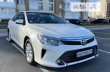 Седан Toyota Camry 2015 в Виннице