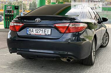 Седан Toyota Camry 2015 в Днепре