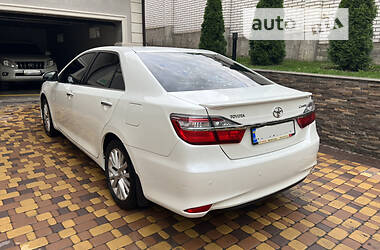 Седан Toyota Camry 2015 в 