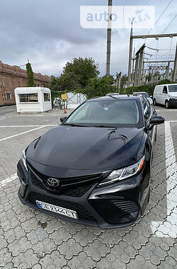 Седан Toyota Camry 2019 в Черновцах