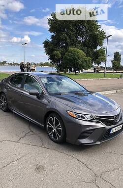 Седан Toyota Camry 2020 в Киеве