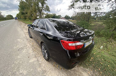 Седан Toyota Camry 2013 в Кривому Розі