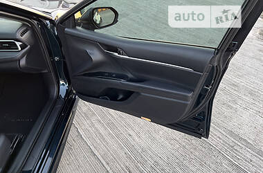 Седан Toyota Camry 2018 в 