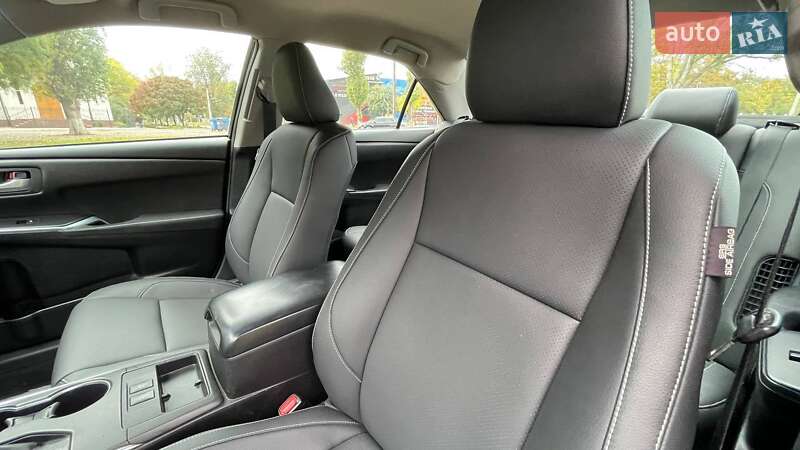 Седан Toyota Camry 2016 в Одессе