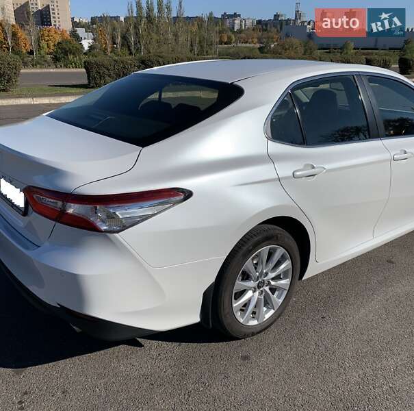 Седан Toyota Camry 2020 в Кривому Розі