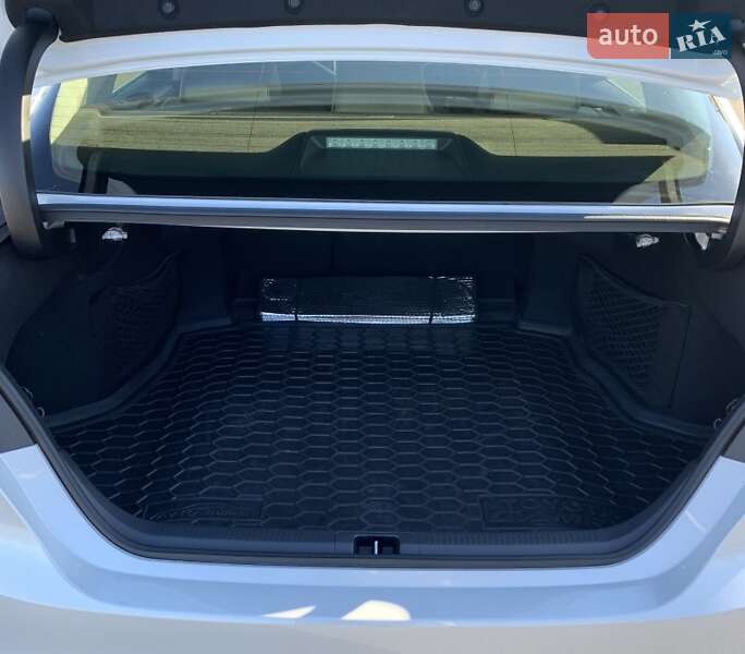 Седан Toyota Camry 2020 в Кривому Розі
