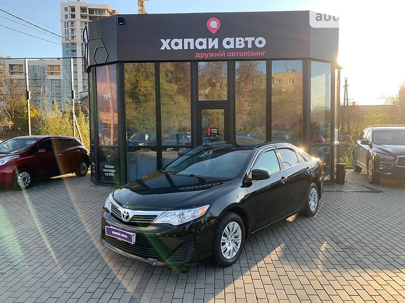 Седан Toyota Camry 2013 в Львове