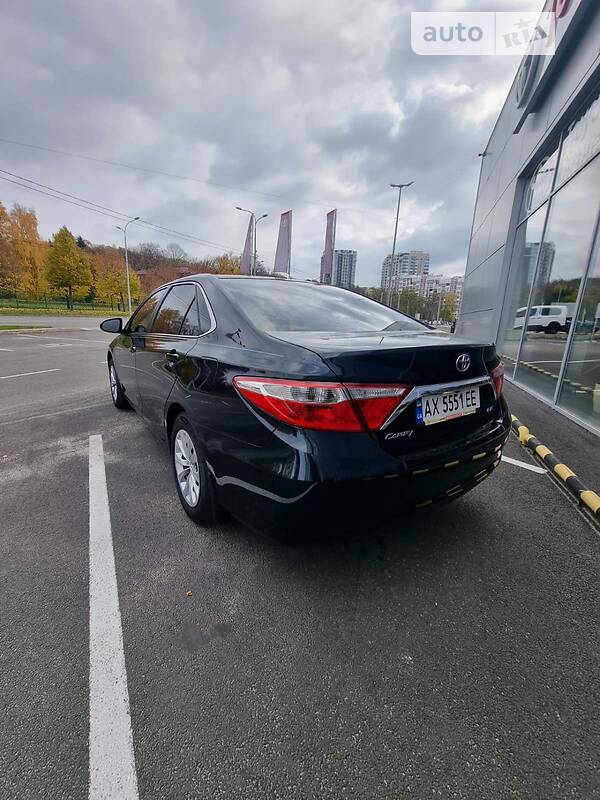 Седан Toyota Camry 2016 в Харкові