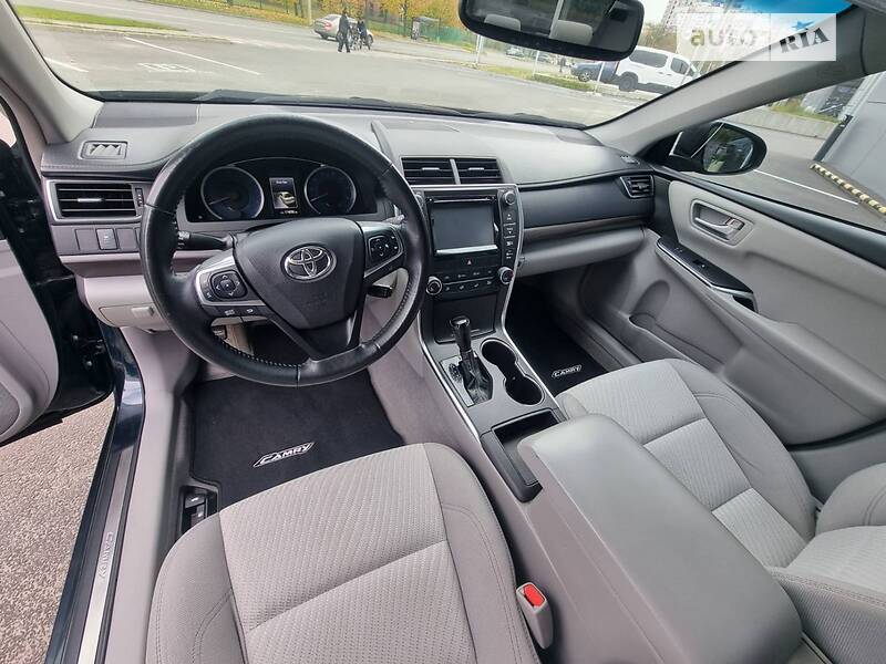 Седан Toyota Camry 2016 в Харкові
