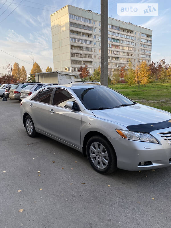 Седан Toyota Camry 2007 в Змиеве