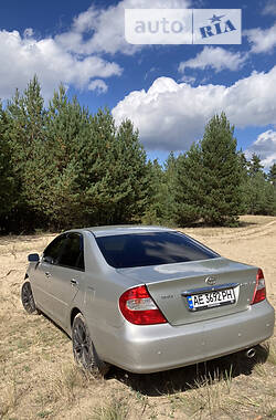 Седан Toyota Camry 2004 в Днепре