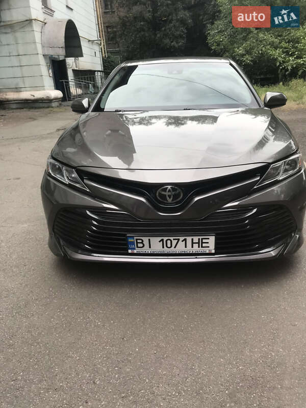 Седан Toyota Camry 2018 в Кривому Розі