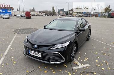 Седан Toyota Camry 2021 в 